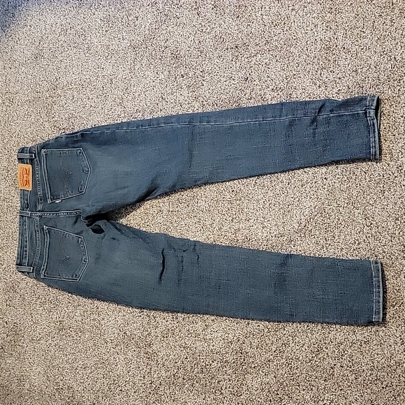 711 Skinny Levi's - Picture 3 of 7